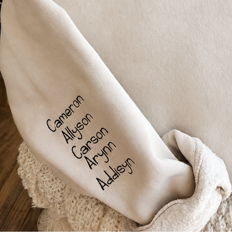 Beige sweatshirt with 'mama' embroidered 